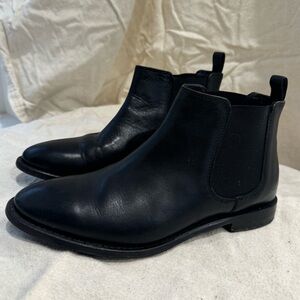 Johnston & Murphy Women’s Black Chelsea Boots Size 8.5